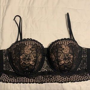 Lightly lined multi-way strapless bra